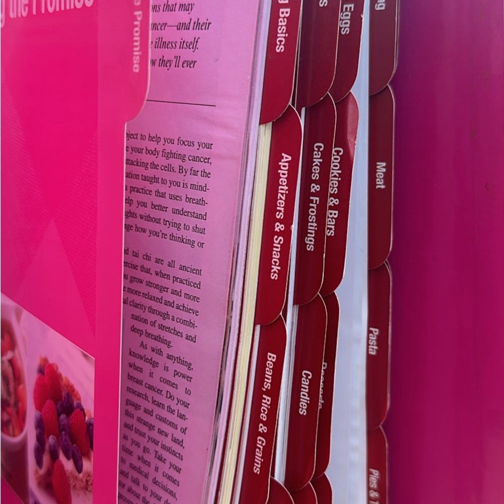 Better Homes and Gardens Pink Checkered Cook Book - Picture 2 of 3